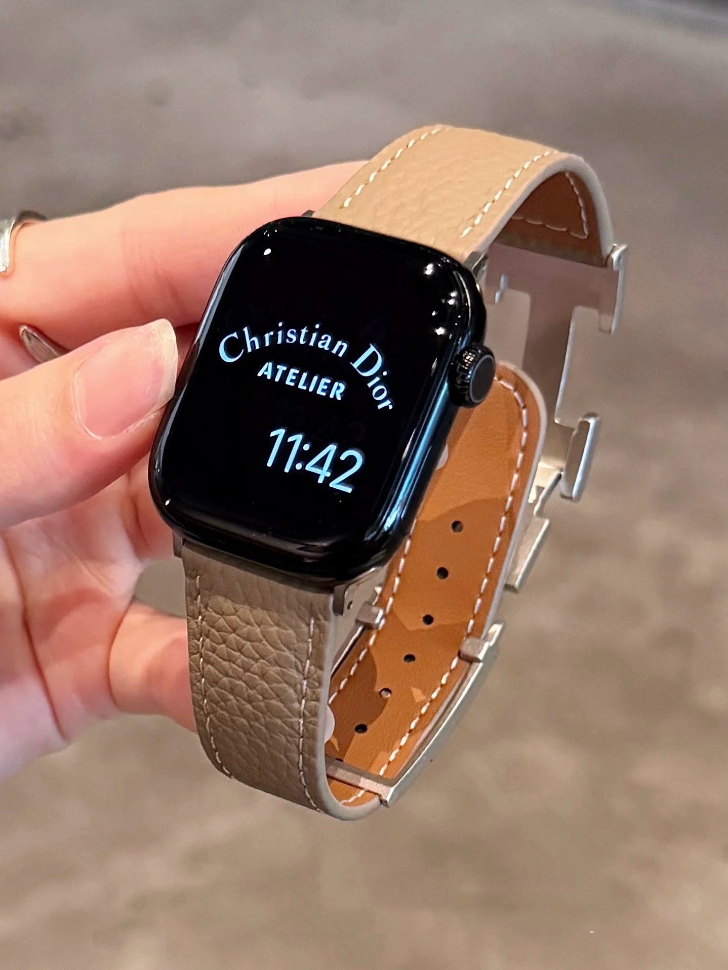 Soft lychee-grain leather magnetic clasp Apple Watch band
