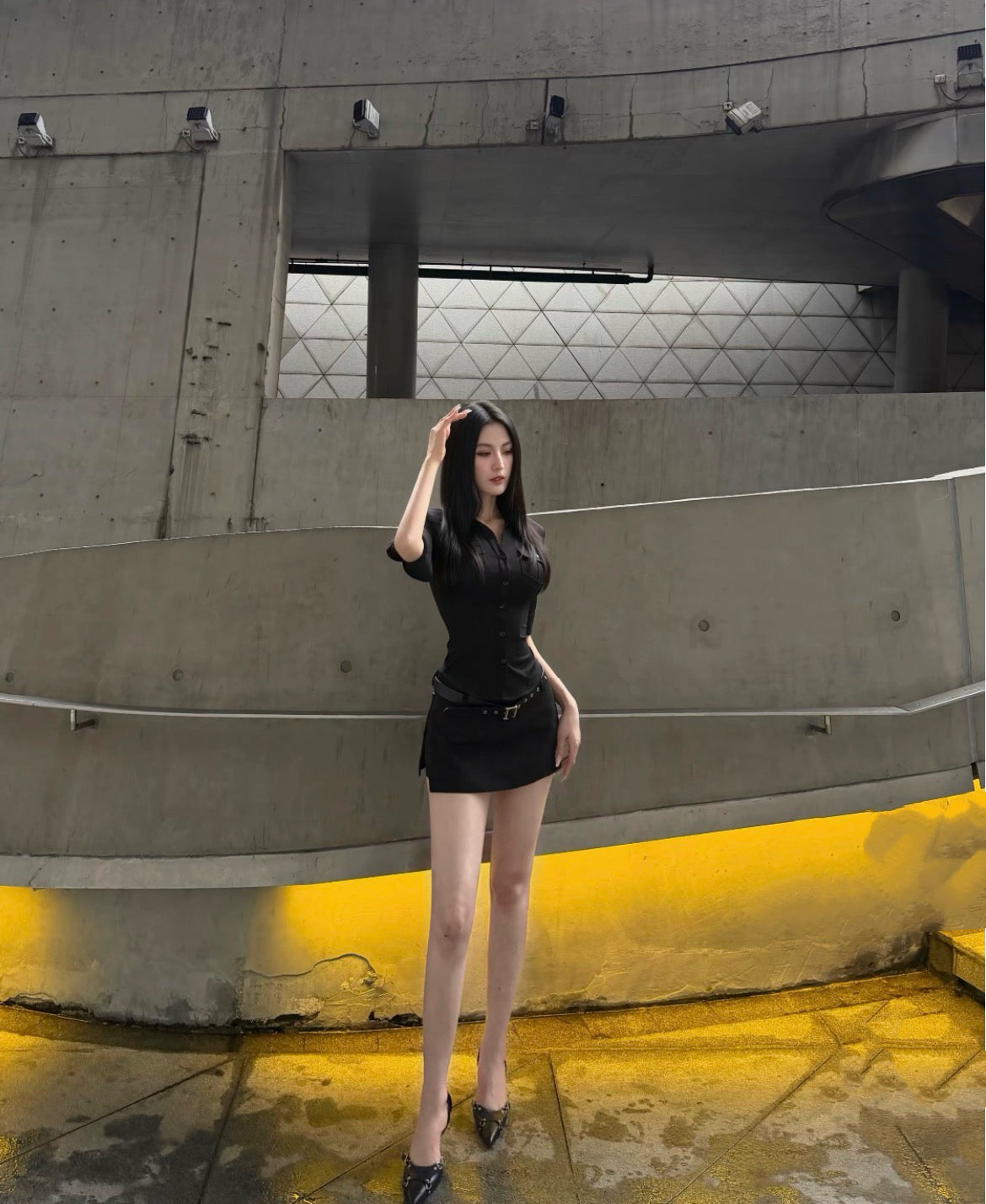 欧美辣妹 性感西装衬衫中袖上Western Hot Sexy Slim-Fit Blazer-Collar Button-Up Blouse