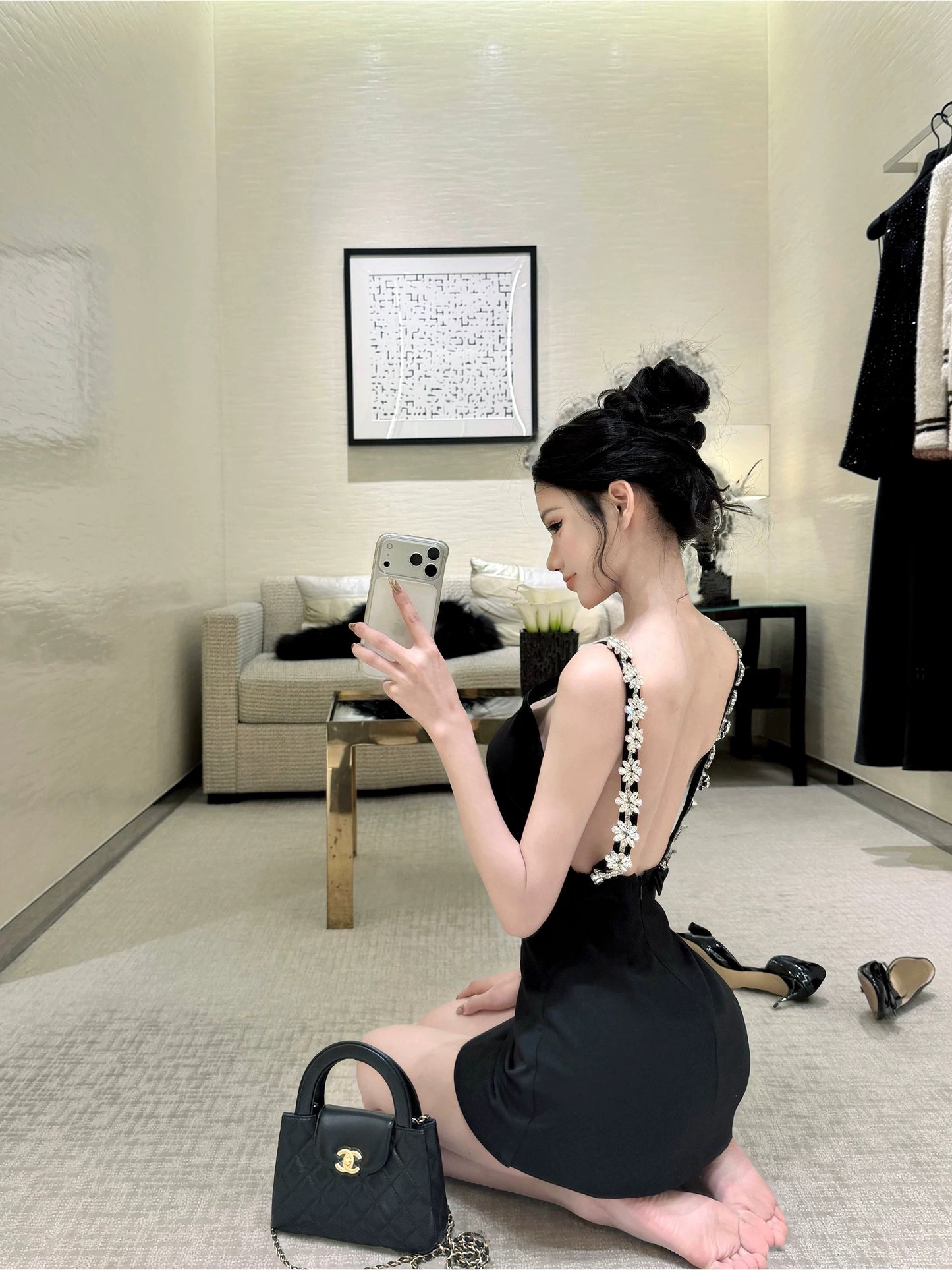 封神小黑裙 重工钉钻露背吊带连衣裙 Iconic Little Black Dress with Heavy Stud Embellishments and an Open Back