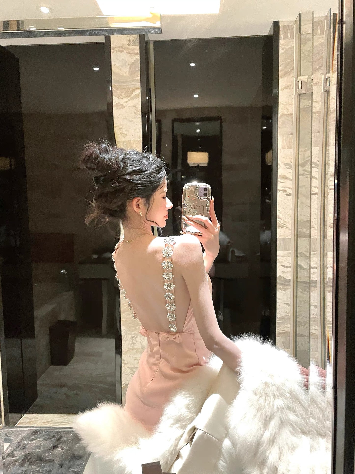 封神小黑裙 重工钉钻露背吊带连衣裙 Iconic Little Black Dress with Heavy Stud Embellishments and an Open Back