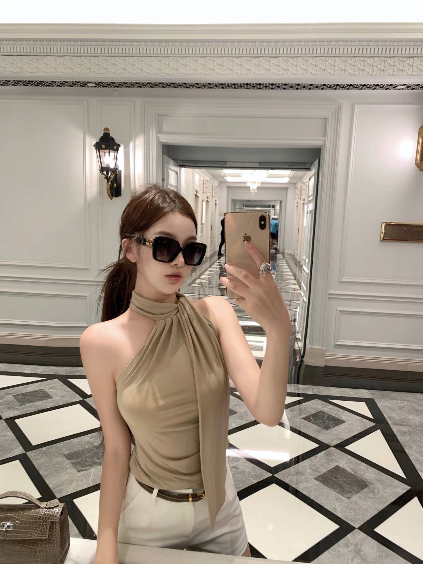 精致名媛 挂脖弹性性感上衣 Elegant Socialite - Halter Neck Stretchy Sexy Top