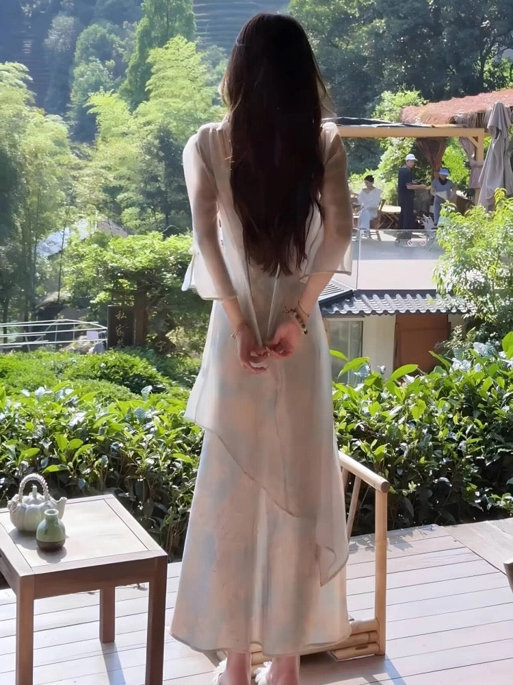 牡丹亭·定制牡丹花松量旗袍套装 Peony Pavilion · Couture Peony-Embroidered Qipao Ensemble