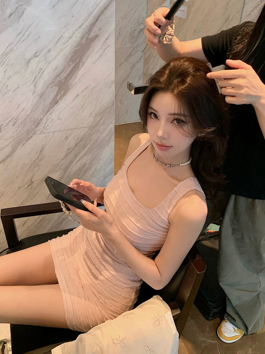 粉色太阳 肌理感收腰连衣裙 Pink Sun Textured Cinched-Waist Dress