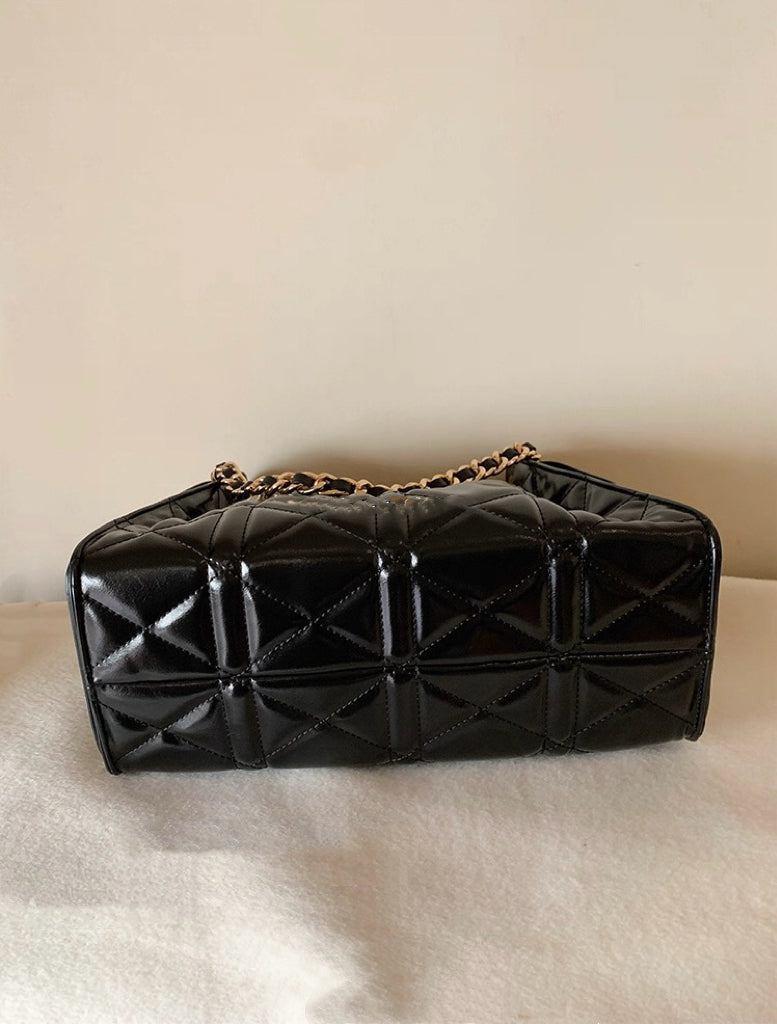 Lumière Glossy Quilted Chain Bag