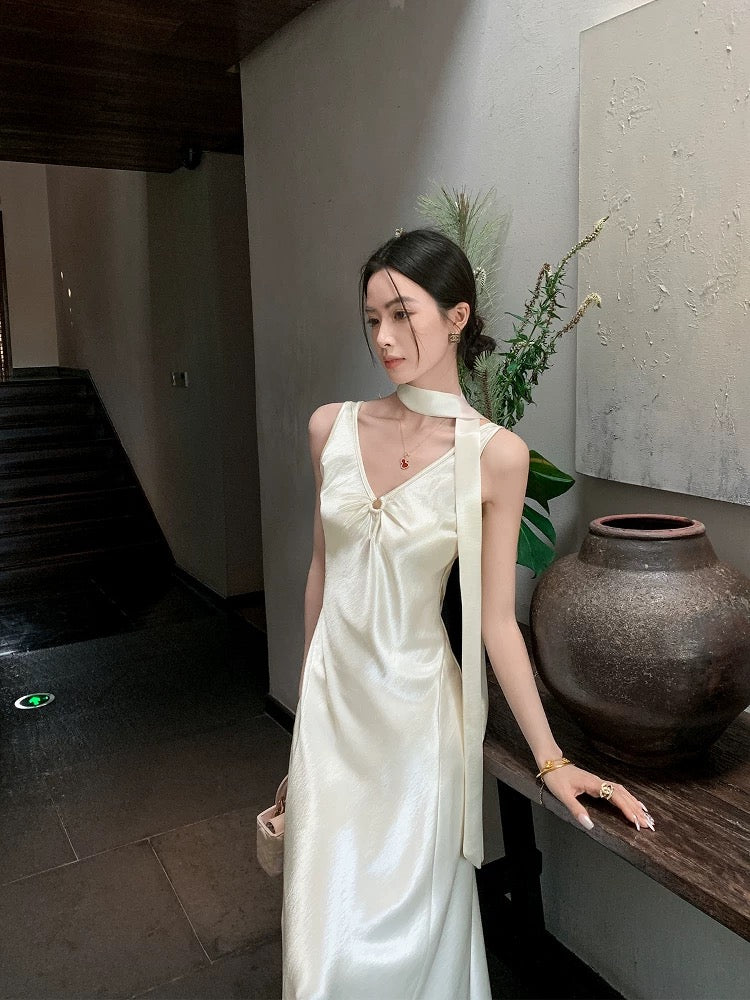 月上人间 飘带醋酸抽褶连衣裙 Moonlit Elegance Acetate Ruched Dress with Flowing Ribbons