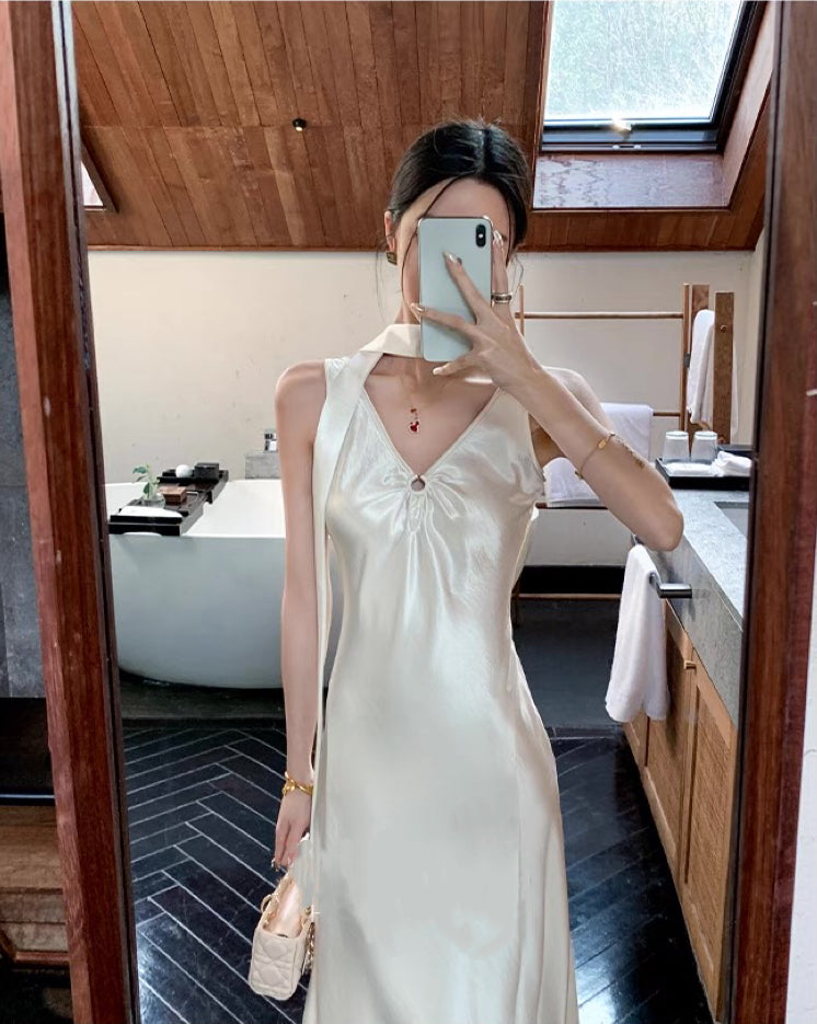 月上人间 飘带醋酸抽褶连衣裙 Moonlit Elegance Acetate Ruched Dress with Flowing Ribbons