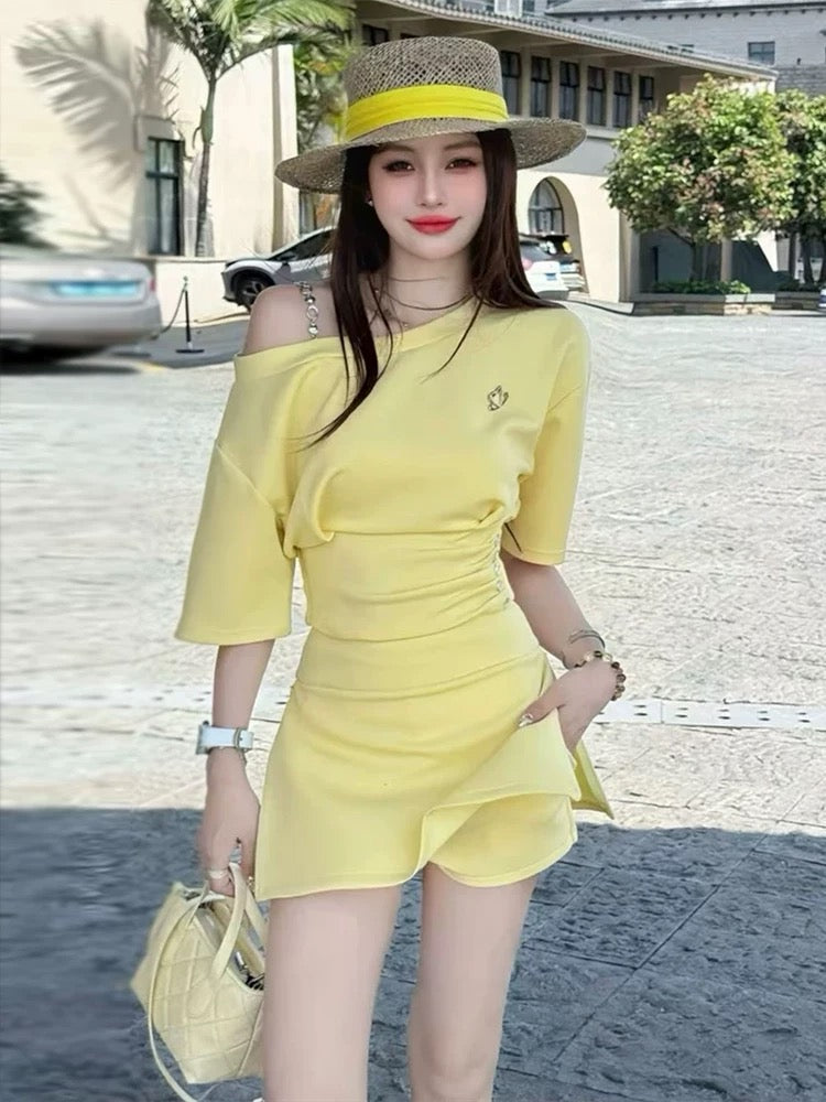 韩系姐姐 露肩短袖休闲裙子套装 Trendy Korean Off-Shoulder Casual Dress Set for Women