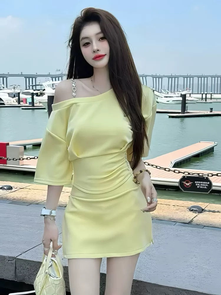 韩系姐姐 露肩短袖休闲裙子套装 Trendy Korean Off-Shoulder Casual Dress Set for Women