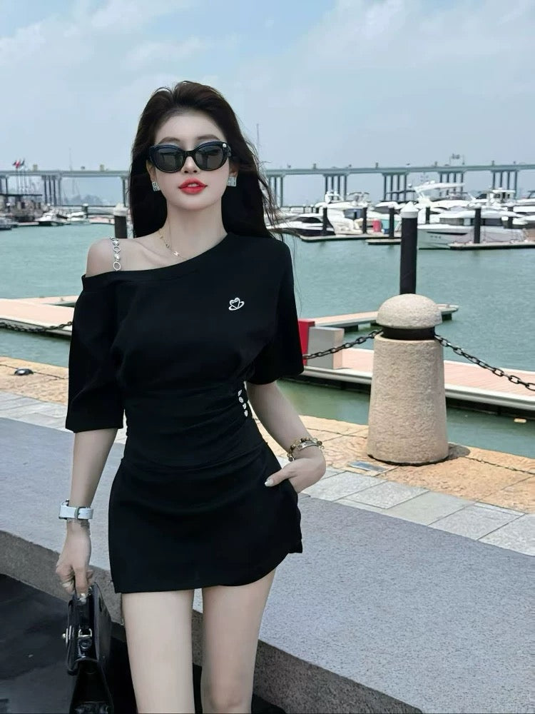 韩系姐姐 露肩短袖休闲裙子套装 Trendy Korean Off-Shoulder Casual Dress Set for Women