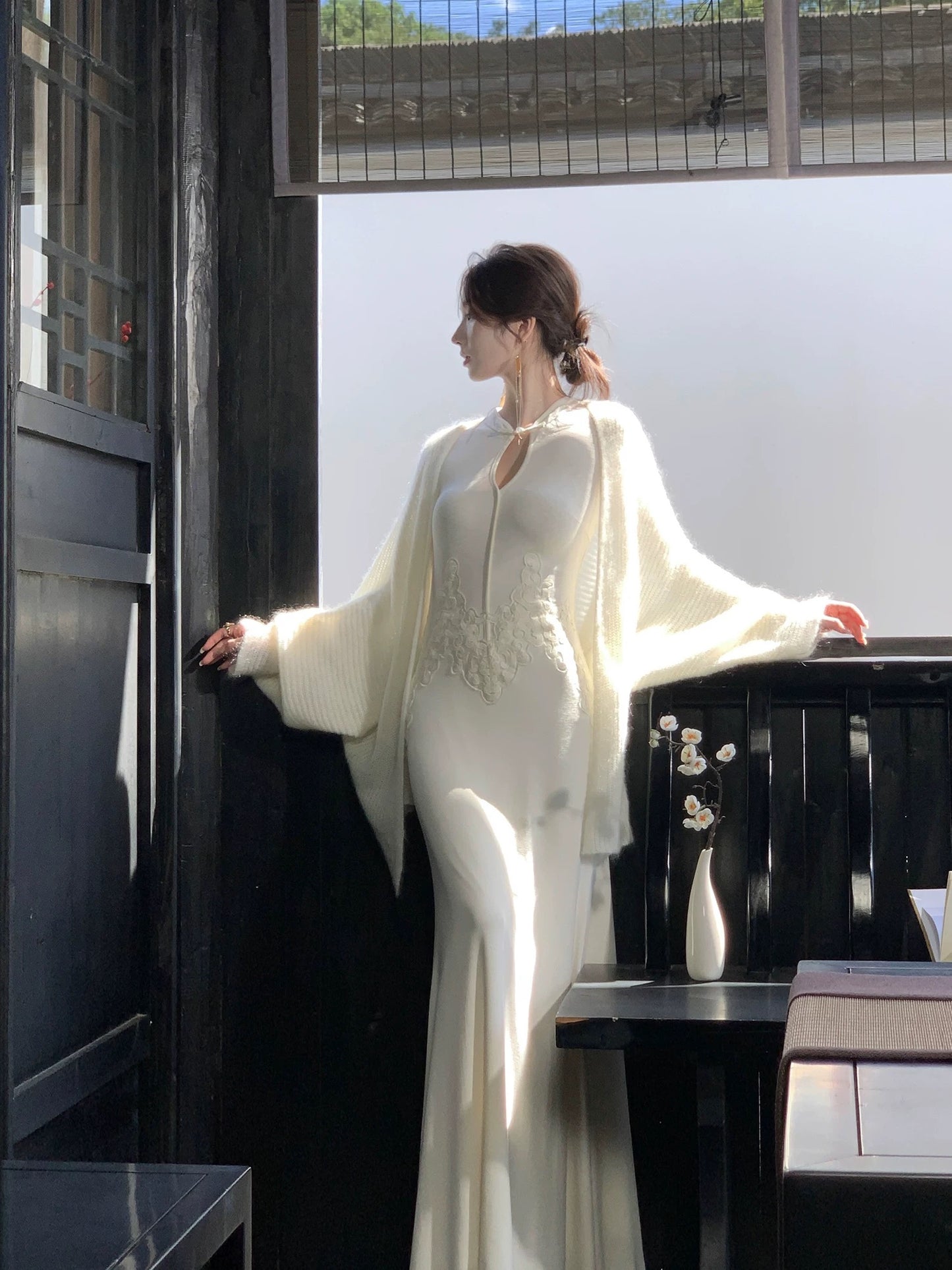 瓷生花 新中式复古盘扣开衫与旗袍连衣裙 Porcelain Blossom New Chinese-Style Vintage Frog-Button Cardigan and Qipao Dress