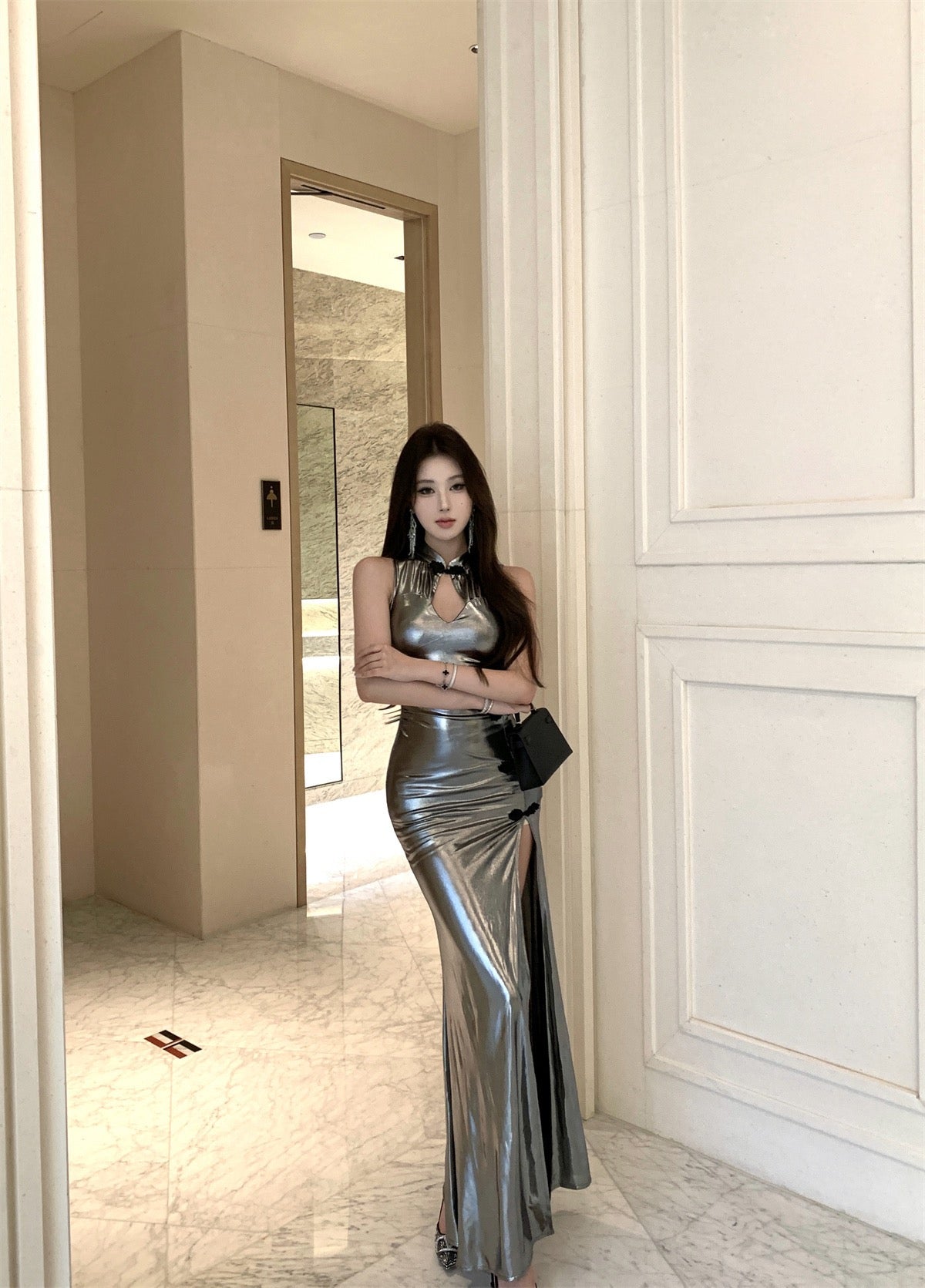 静水东方 Still Waters of the East · Silver-Sheen Qipao Dress