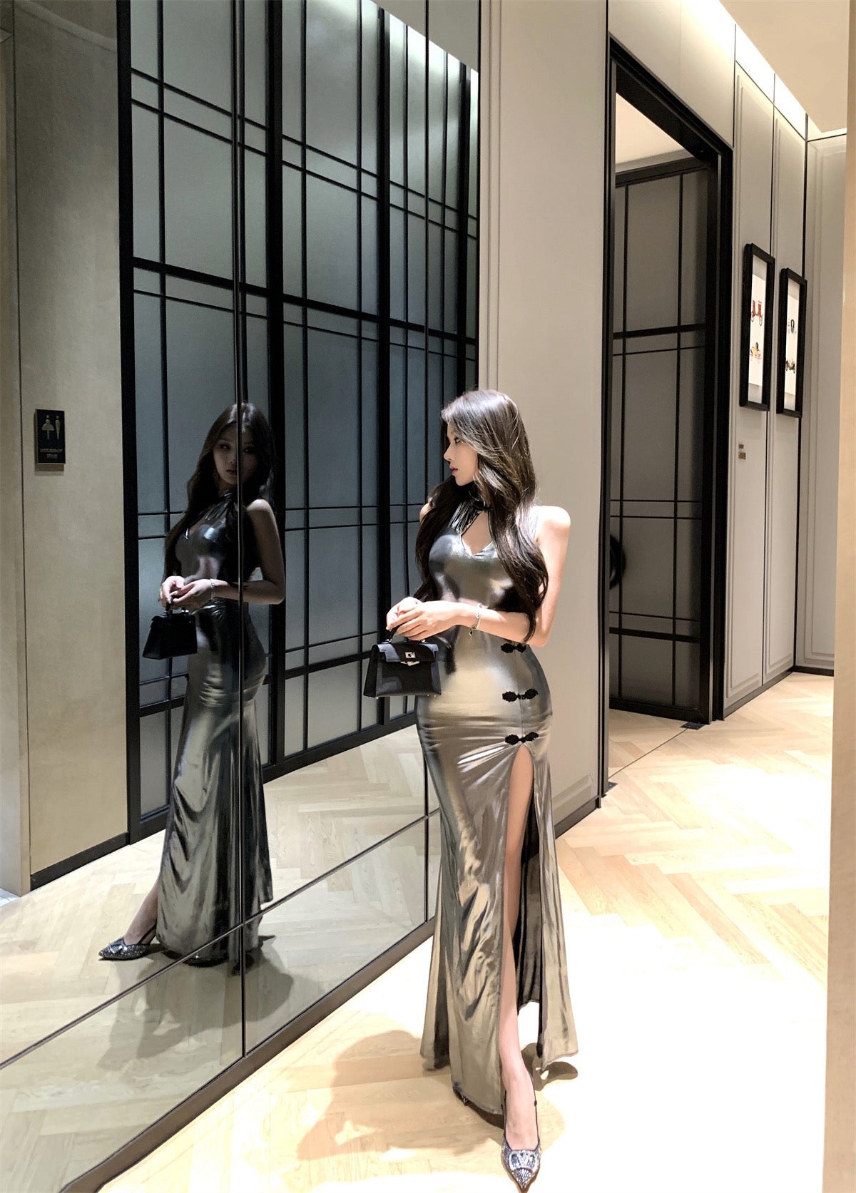 静水东方 Still Waters of the East · Silver-Sheen Qipao Dress