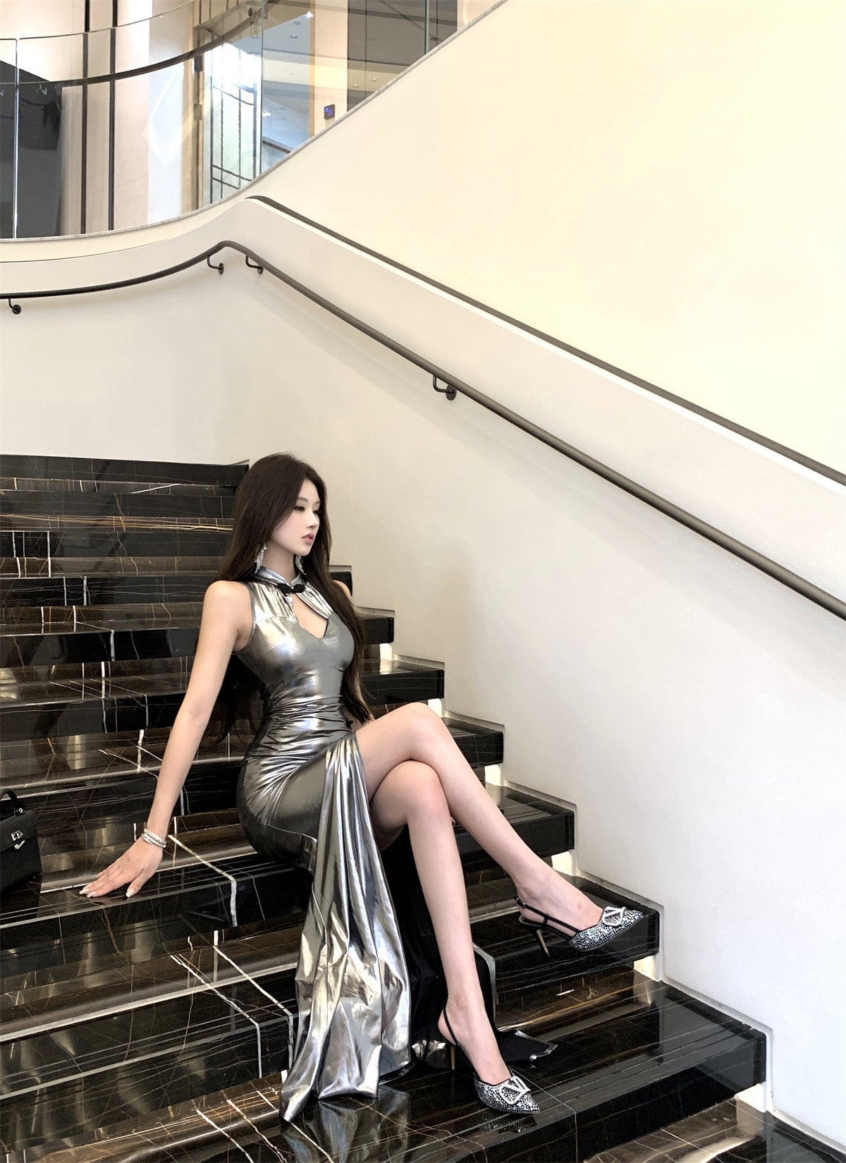 静水东方 Still Waters of the East · Silver-Sheen Qipao Dress