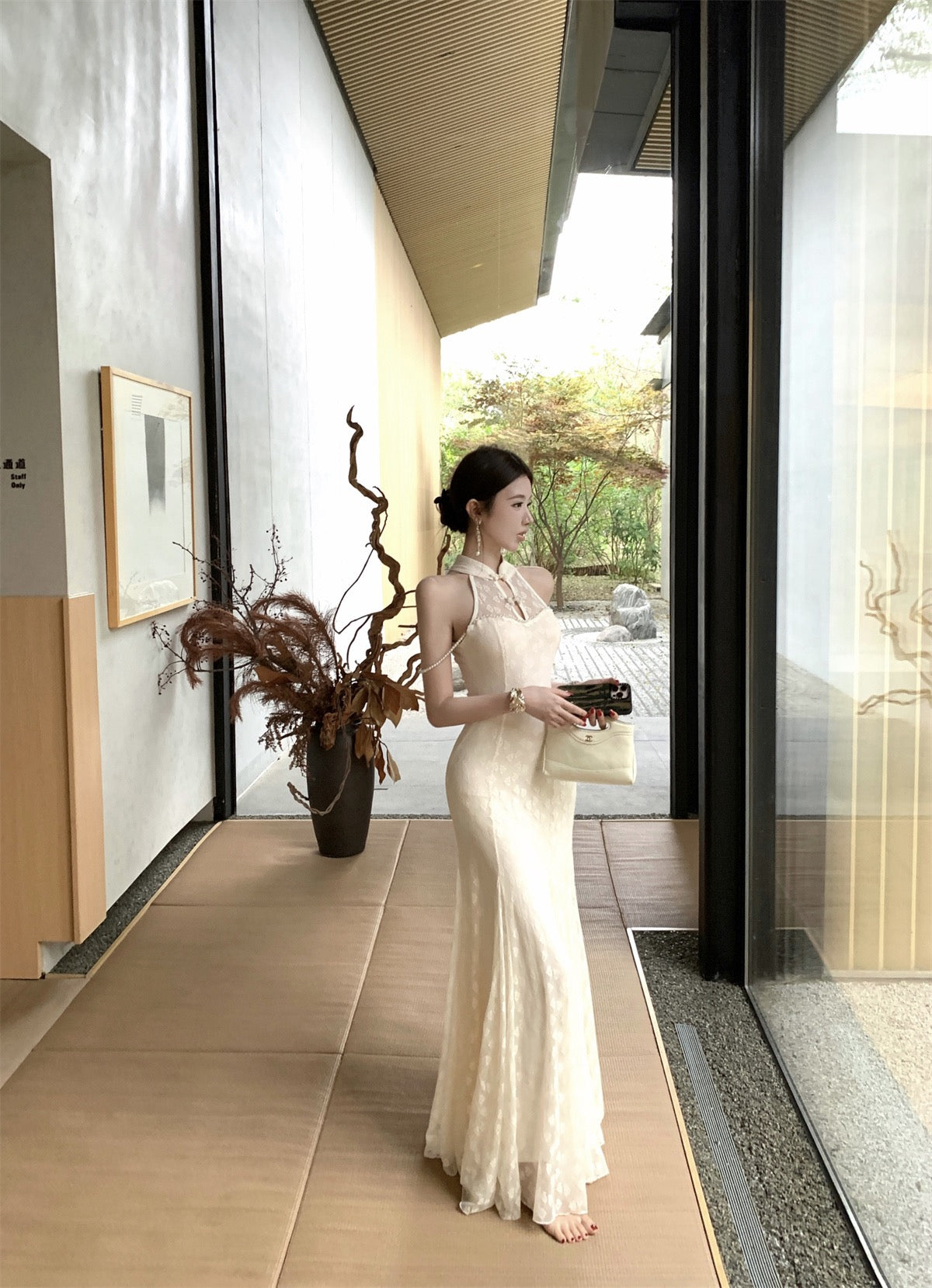 古梦琉璃 Ancient Reverie · Tailored Halter Qipao Dress