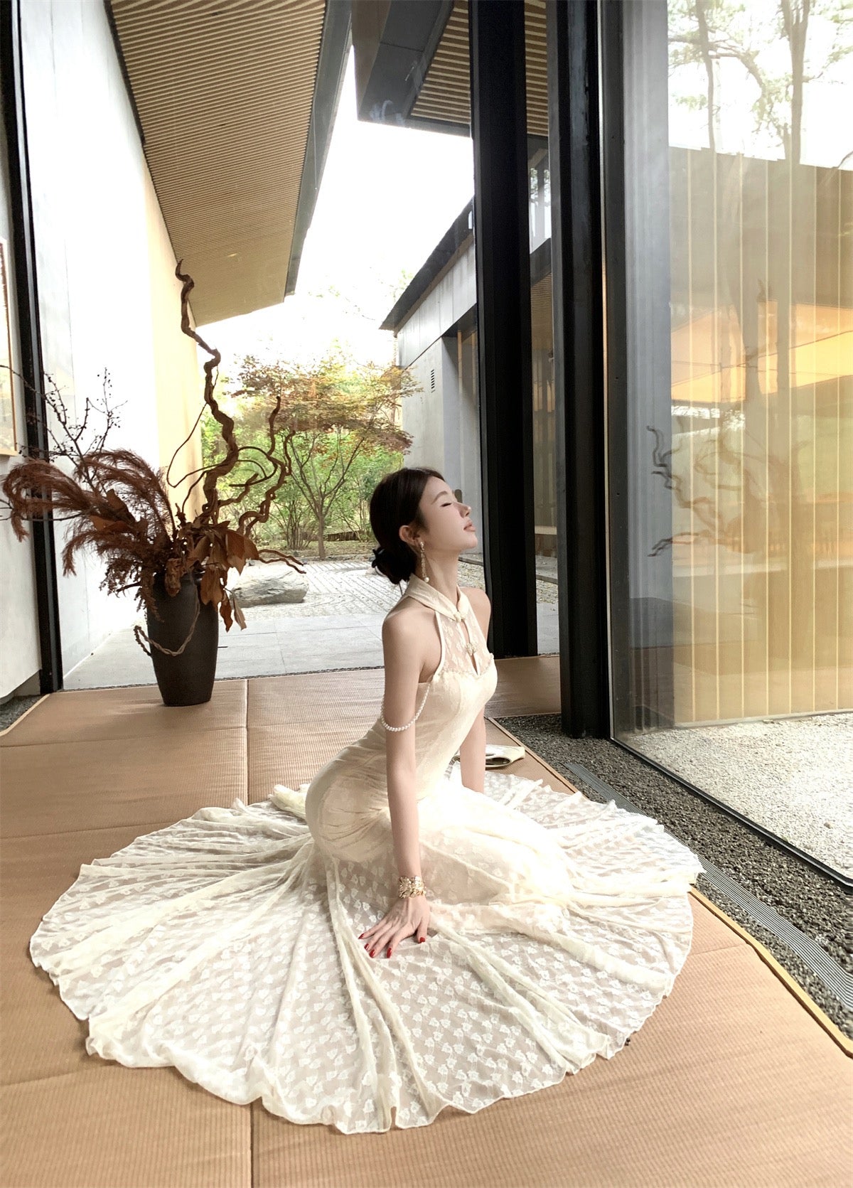 古梦琉璃 Ancient Reverie · Tailored Halter Qipao Dress