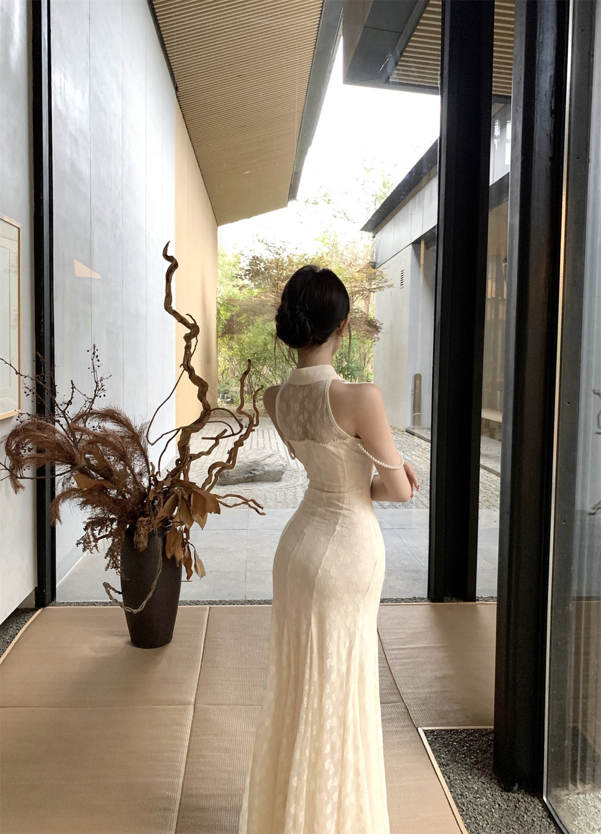 古梦琉璃 Ancient Reverie · Tailored Halter Qipao Dress