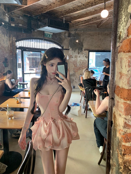自由浪漫 折叠穿法花瓣连衣裙 Free-Spirited Romantic Petal Dress with Foldable Styling