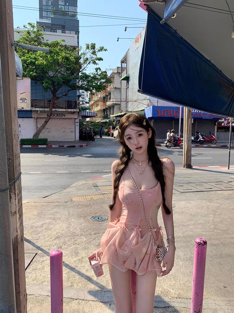 自由浪漫 折叠穿法花瓣连衣裙 Free-Spirited Romantic Petal Dress with Foldable Styling