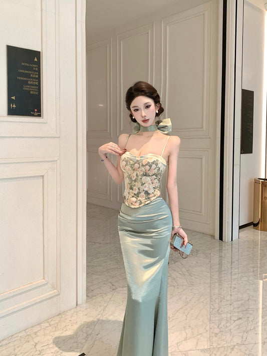 豆蔻灵动 3-Piece Set Floral Cami, Drape Skirt, and Oversized Bow Accessory