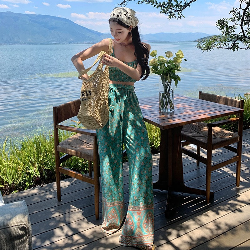 自由旷野 Free Wilderness Floral Cami Top & Elastic High-Waist Wide-Leg Pants Set