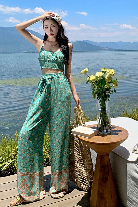 自由旷野 Free Wilderness Floral Cami Top & Elastic High-Waist Wide-Leg Pants Set