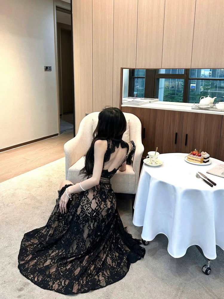 蕾丝女王 性感无袖蕾丝露背连衣裙 Lace Queen – Sexy Sleeveless Backless Lace Dress