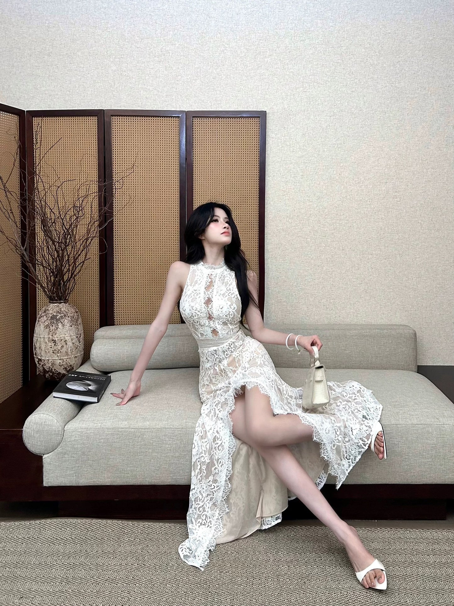 蕾丝女王 性感无袖蕾丝露背连衣裙 Lace Queen – Sexy Sleeveless Backless Lace Dress