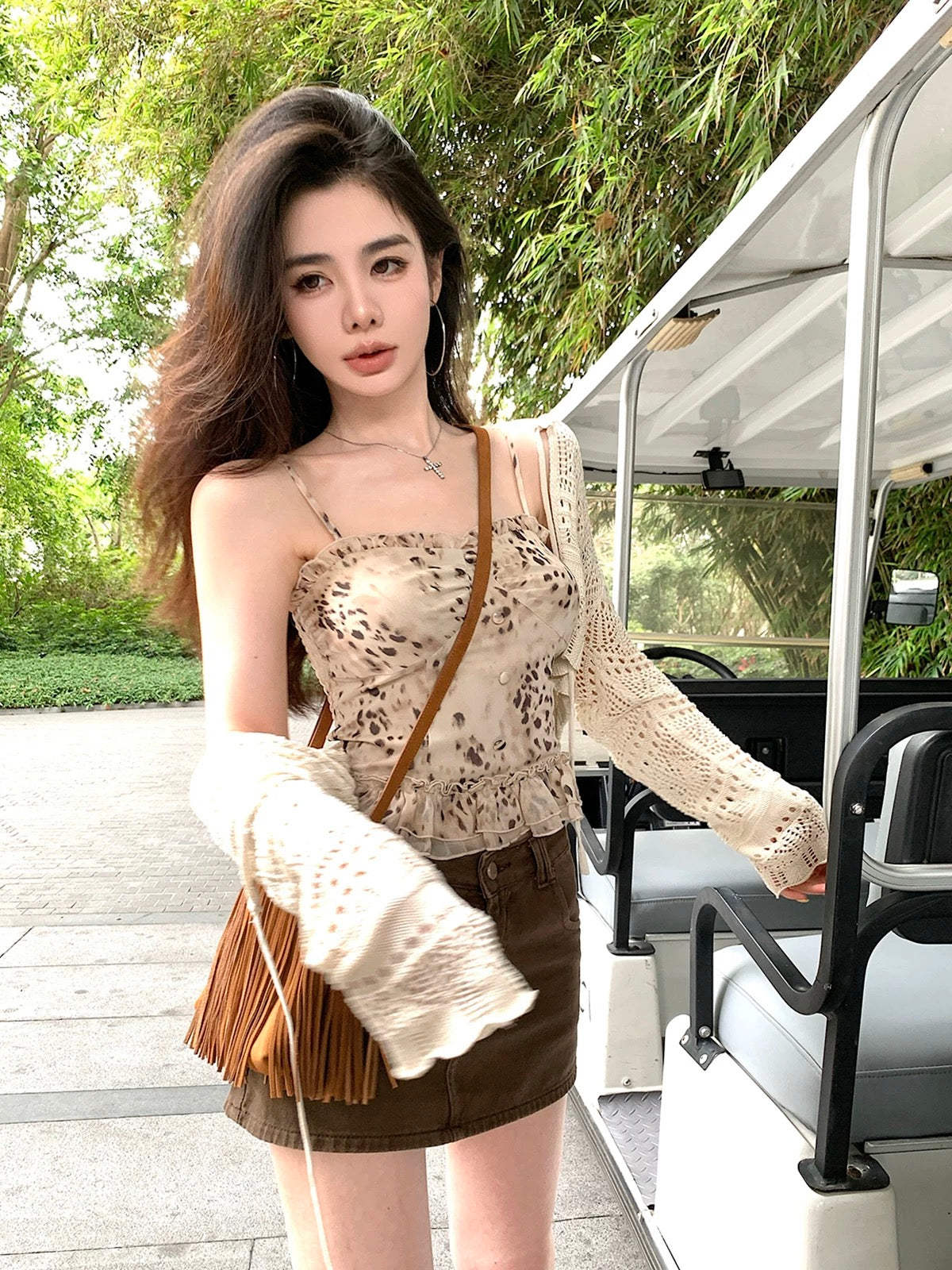 慵懒豹豹 花纹吊带气质百搭三件套 Lazy Leopard – Printed Cami Chic Versatile Three-Piece Set