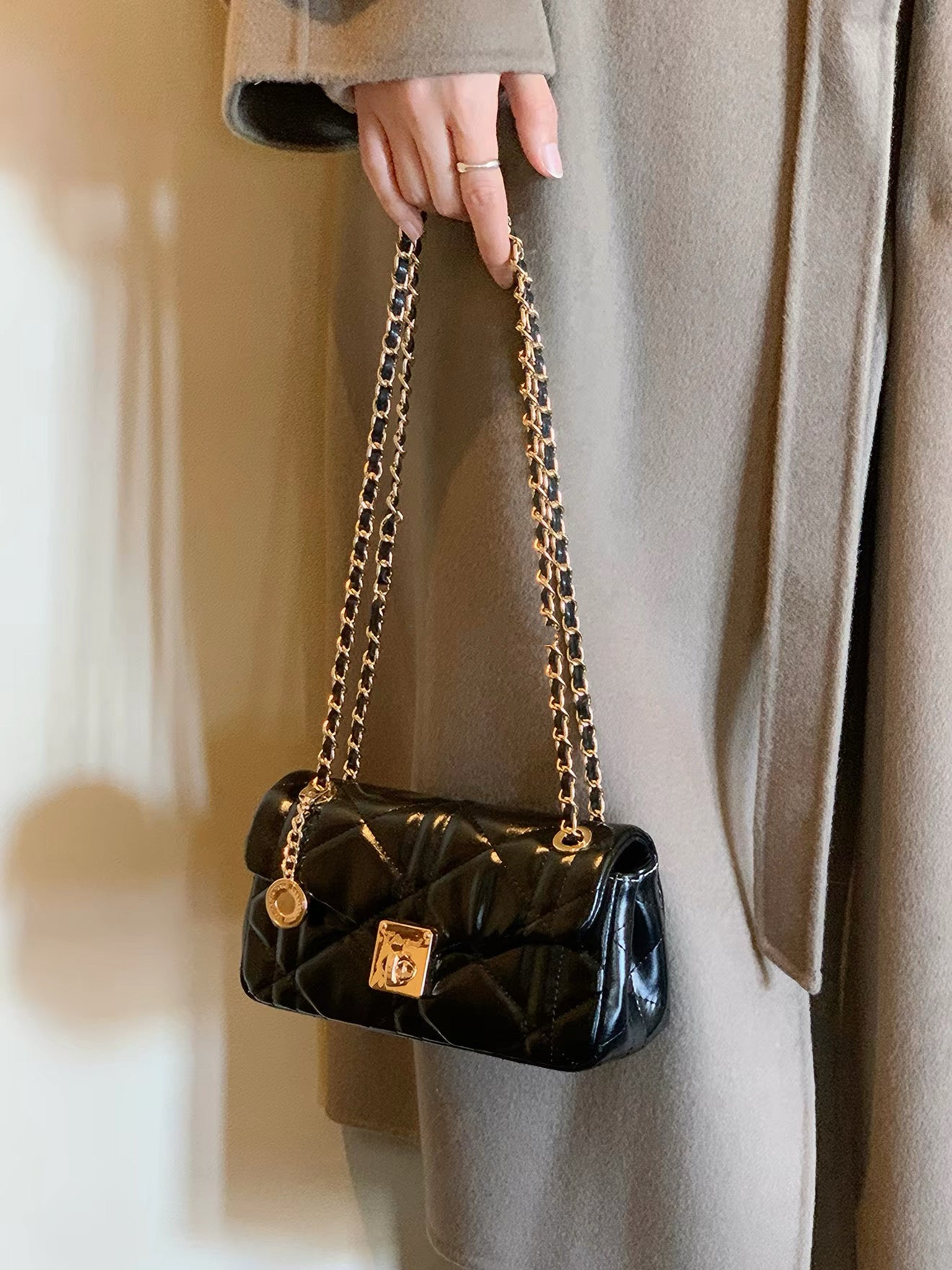 Sweet Cool Black-Pink Quilted Chain Shoulder Bag
