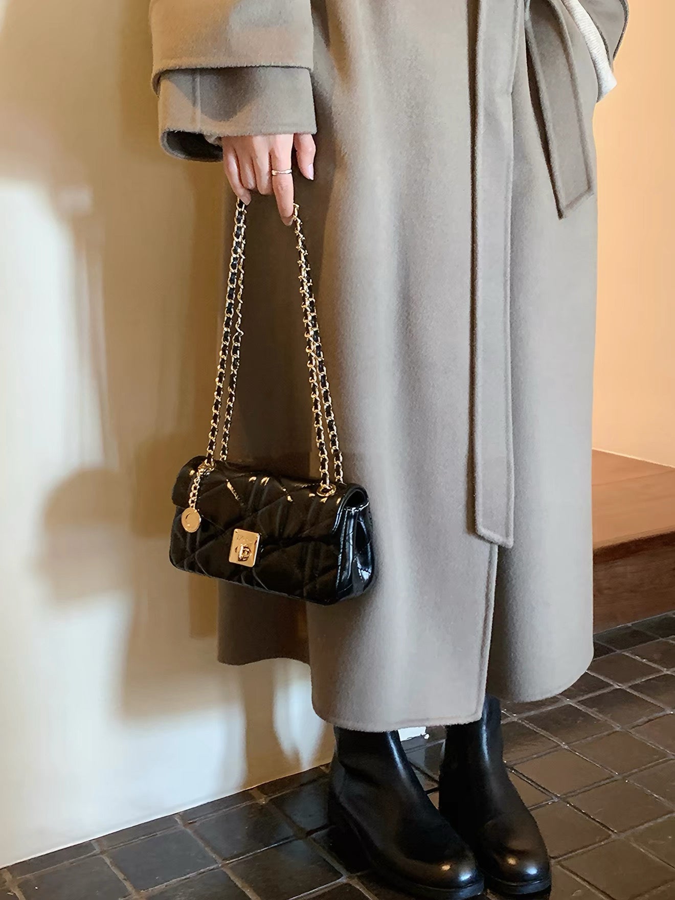 Sweet Cool Black-Pink Quilted Chain Shoulder Bag