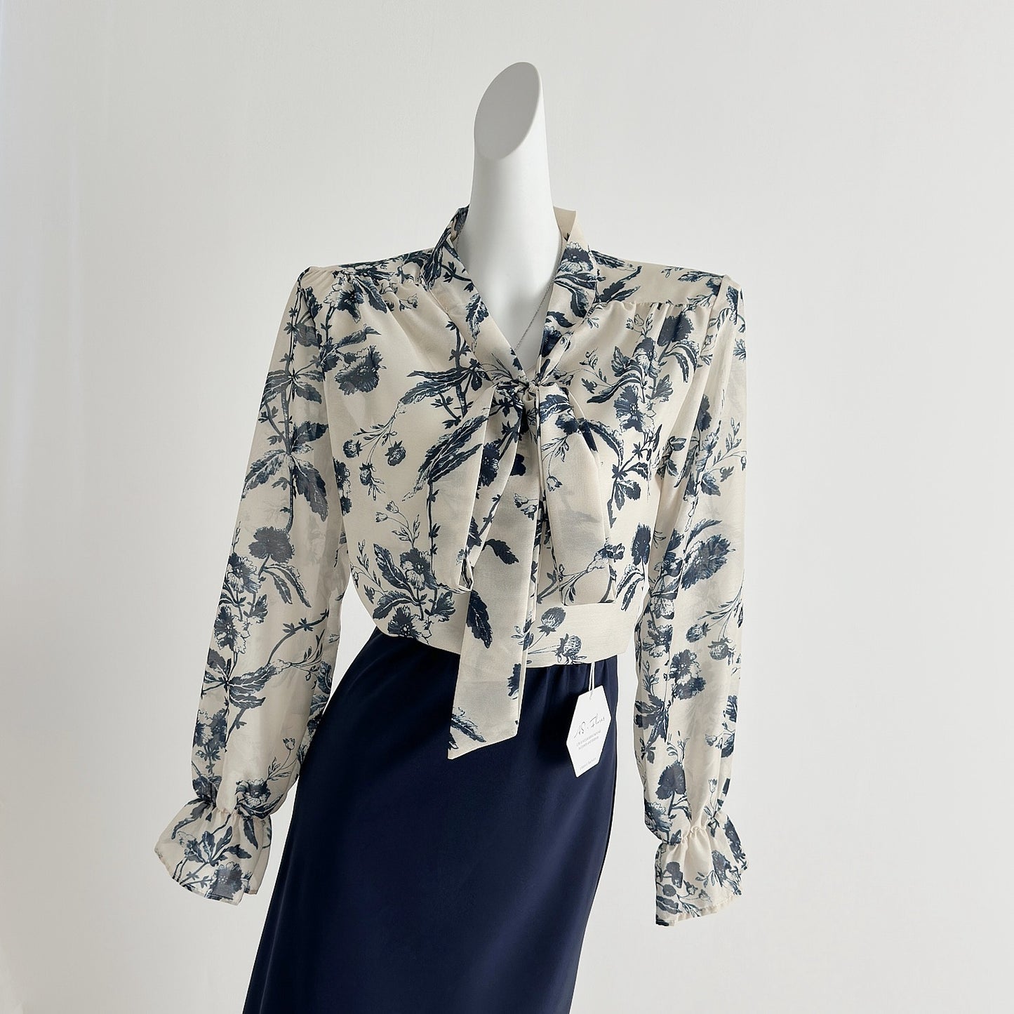 墨染花影 衬衫半裙风衣套装 Shadows of the Ink Oriental Bloom Blouse & Skirt Set