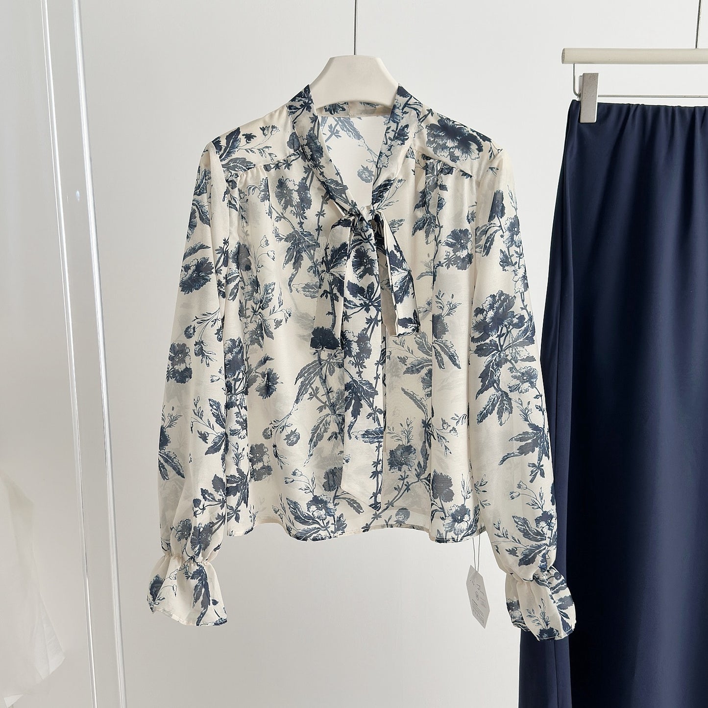 墨染花影 衬衫半裙风衣套装 Shadows of the Ink Oriental Bloom Blouse & Skirt Set