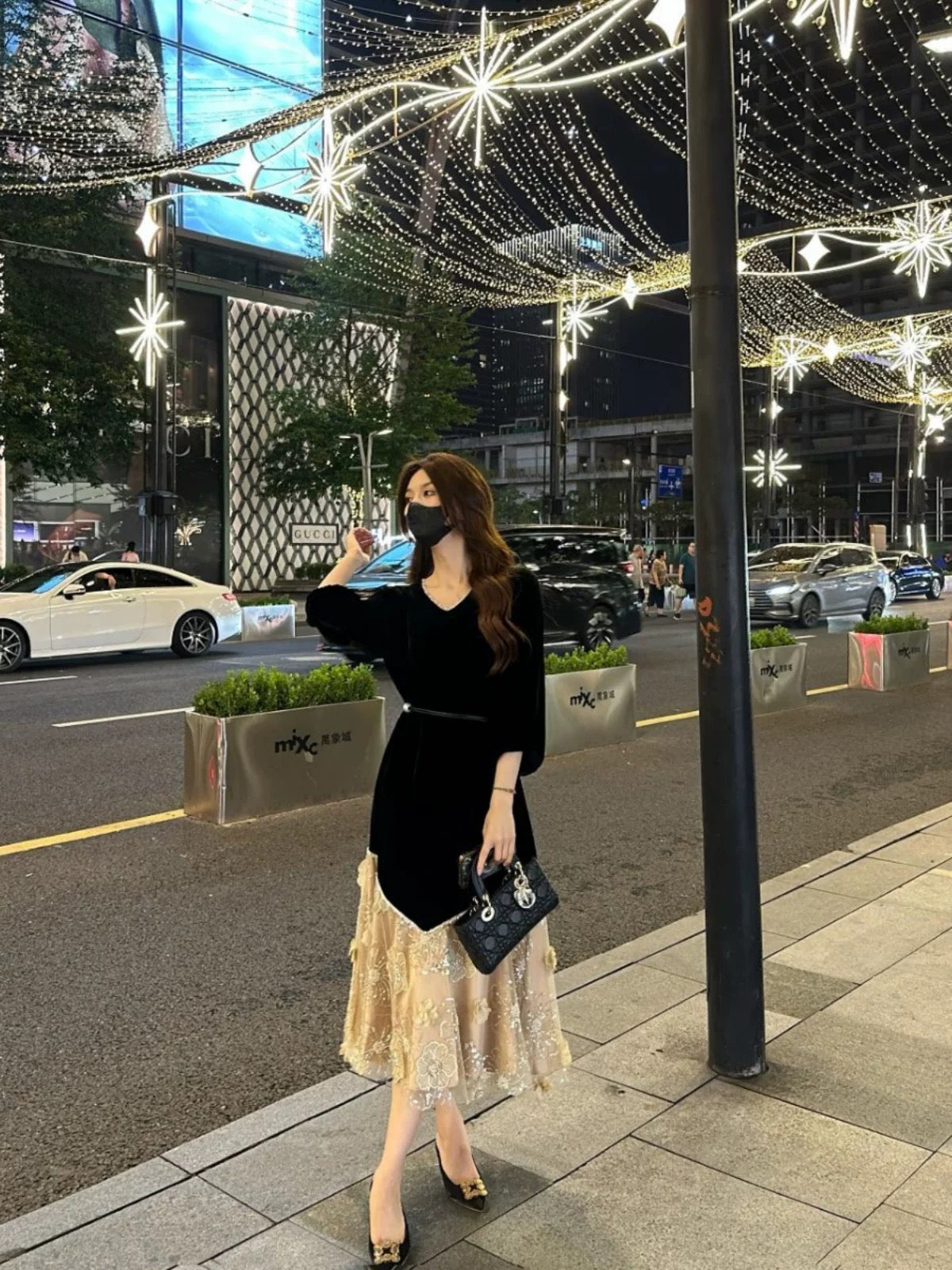 法式奢影 French Silhouette Heavy Embroidery Lace & Velvet Patchwork Maxi Dress