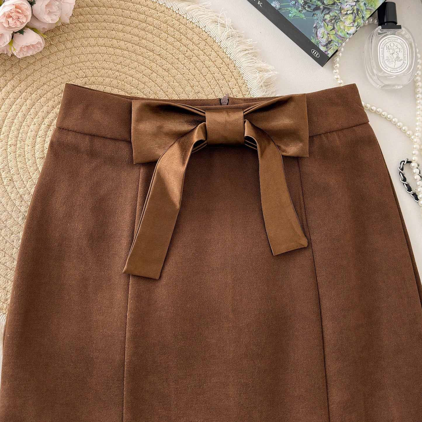 焦糖栗影 Chestnut Glow Skin-Friendly Lace Base Top & High-Waist Skirt Set
