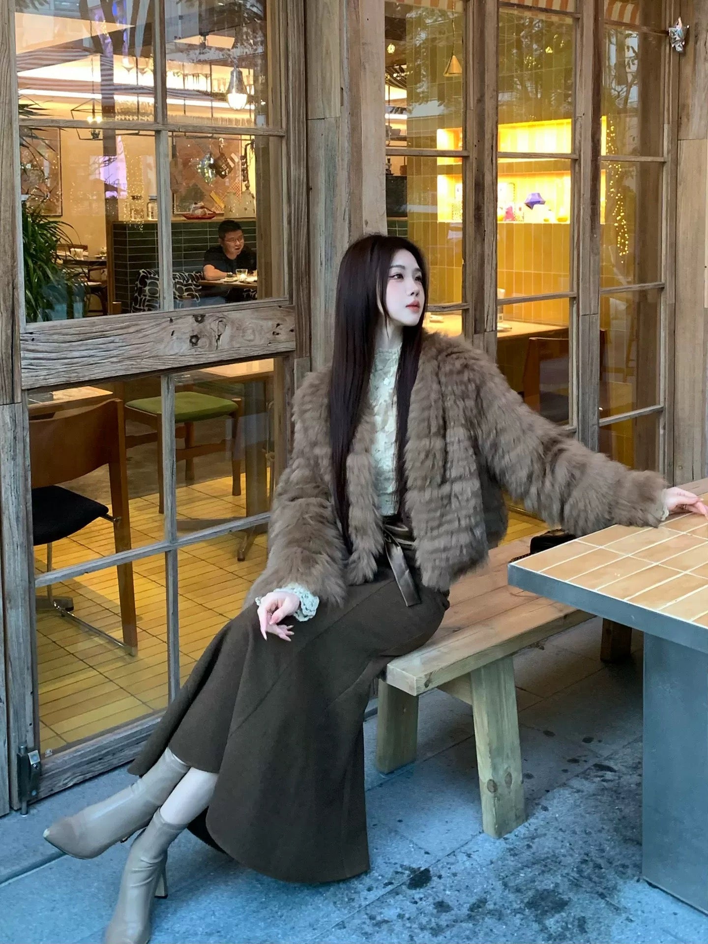 焦糖栗影 Chestnut Glow Skin-Friendly Lace Base Top & High-Waist Skirt Set