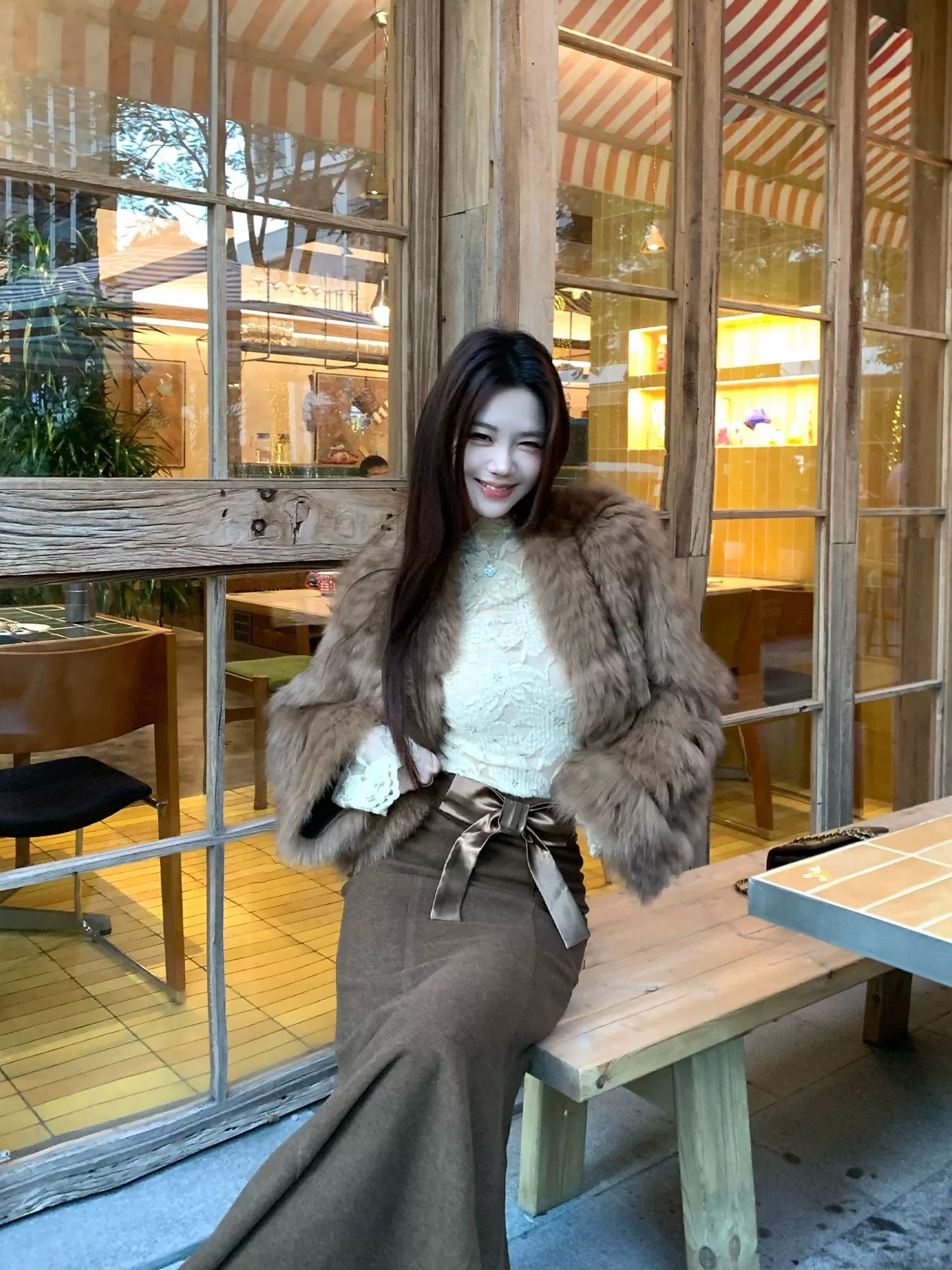 焦糖栗影 Chestnut Glow Skin-Friendly Lace Base Top & High-Waist Skirt Set