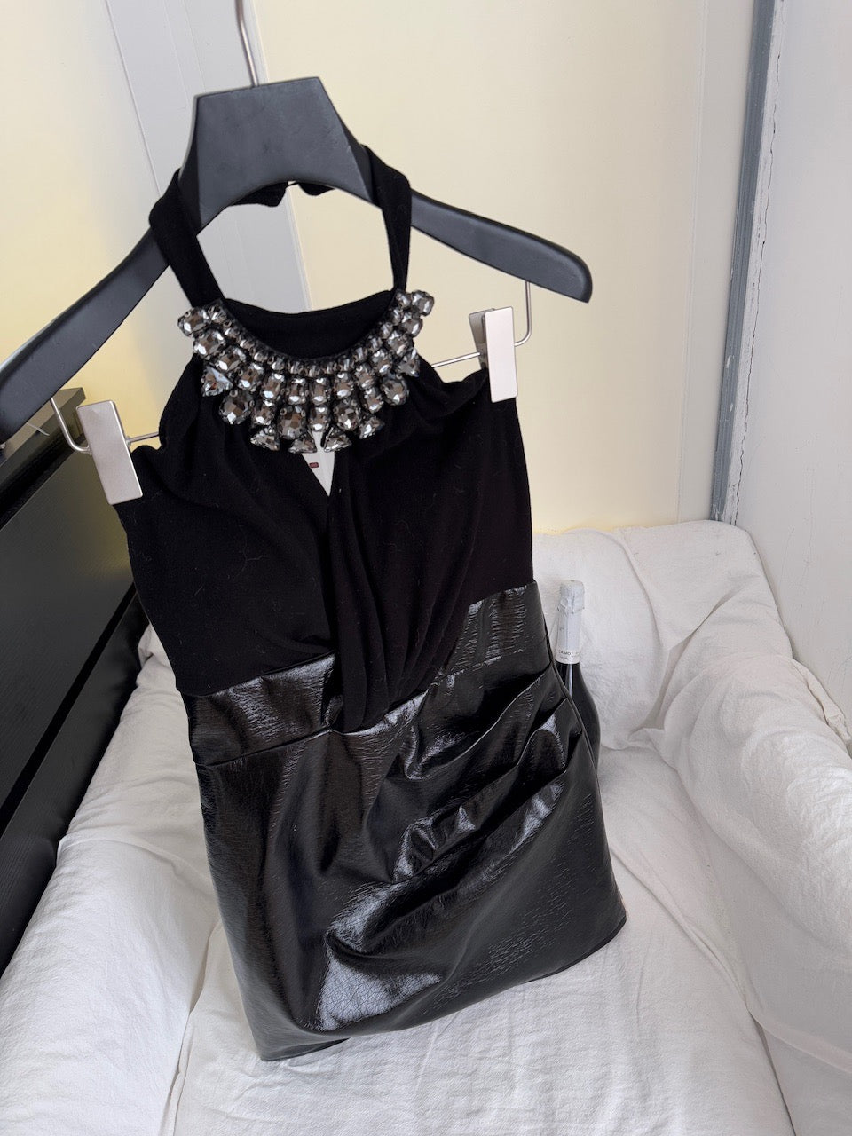 欲色都市 City Desire Embellished Diamond Halter Dress - Cut-out Sexy Mini Skirt