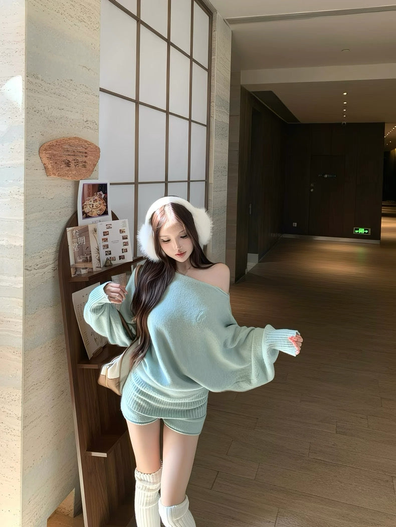 薄荷曼波 Lazy-Style Batwing Sleeve Off-Shoulder Sweater