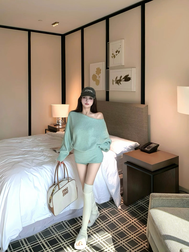 薄荷曼波 Lazy-Style Batwing Sleeve Off-Shoulder Sweater
