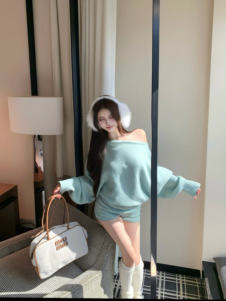 薄荷曼波 Lazy-Style Batwing Sleeve Off-Shoulder Sweater