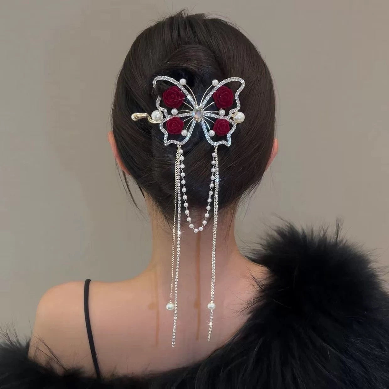 蝴蝶流苏 扭扭一字夹水钻古风盘发发夹 Butterfly Tassel Twisted Rhinestone Barrette – Vintage Style Hair Clip