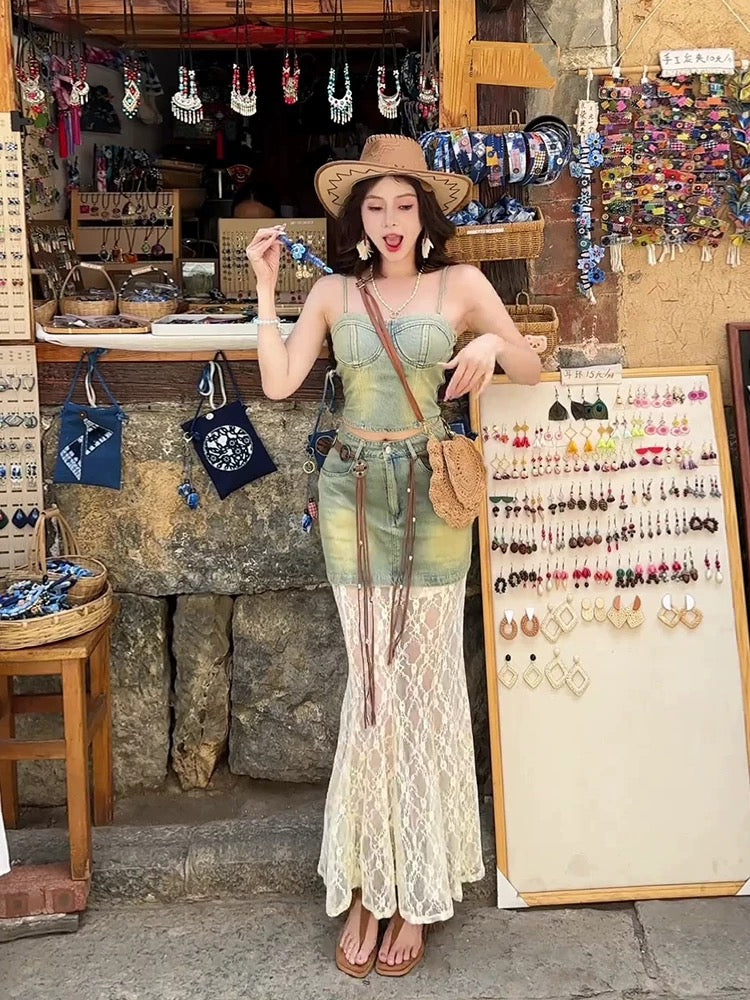 小辣椒 吊带牛仔蕾丝拼接半裙套装 Chili Girl Spaghetti Strap Denim and Lace Patchwork Skirt Set
