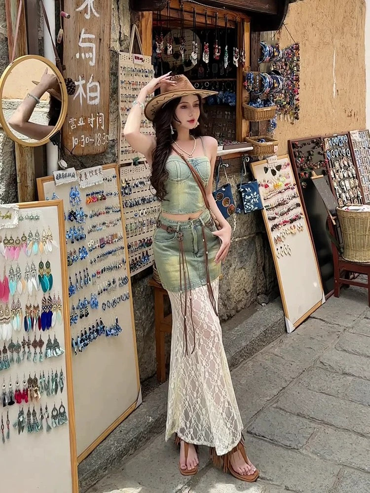 小辣椒 吊带牛仔蕾丝拼接半裙套装 Chili Girl Spaghetti Strap Denim and Lace Patchwork Skirt Set