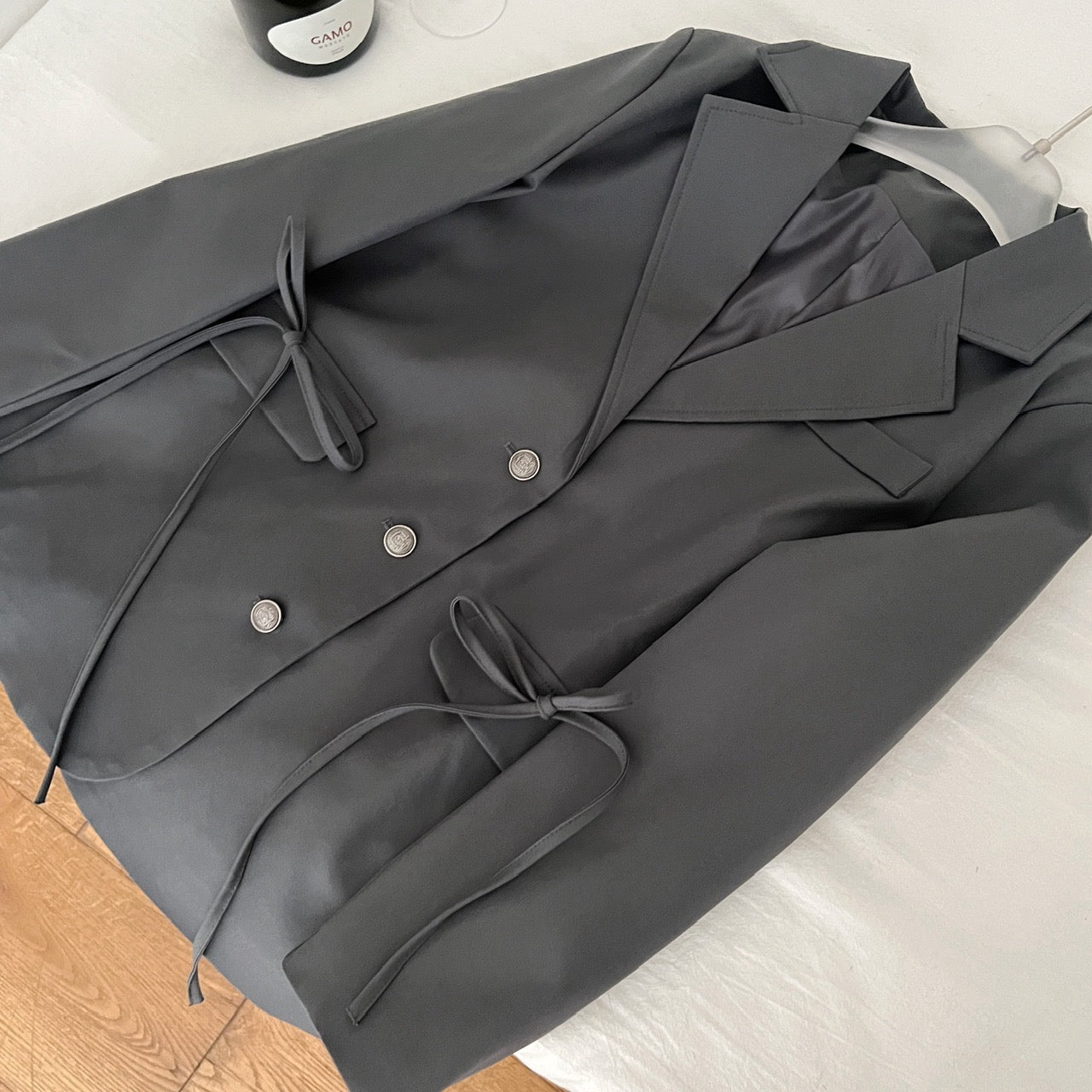 高智女孩 休闲韩系慵懒灰色西装外套 “Smart Girl – Casual Korean-Style Relaxed Grey Blazer