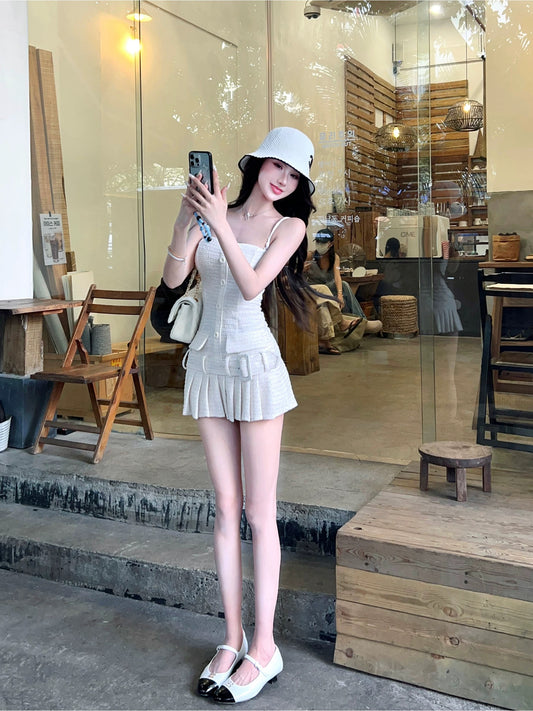 香香女孩 小香风吊带百褶半裙套装 Chanel Girl Chanel-Style Camisole and Pleated Skirt Set