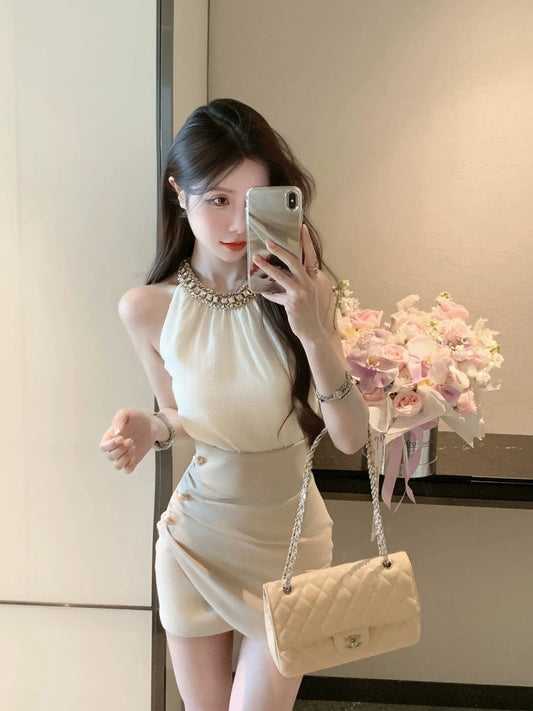 金秘书法则 挂脖无袖上衣➕高腰侧扭套装 Secretary Kim Style Halter Neck Top and High-Waist Side-Twist Set