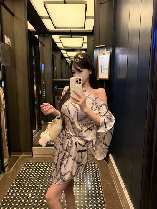 沪上千金 斜肩系带老钱风丝巾连衣裙 Shanghai Socialite Asymmetrical Tie-Strap Scarf Dress in Old Money Style