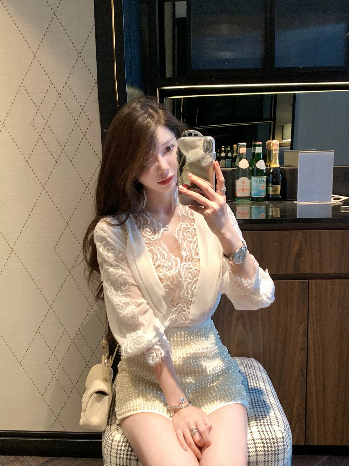 高智韩女 玫瑰蕾丝V领衬衫 Elegant Korean Style Rose Lace V-Neck Blouse