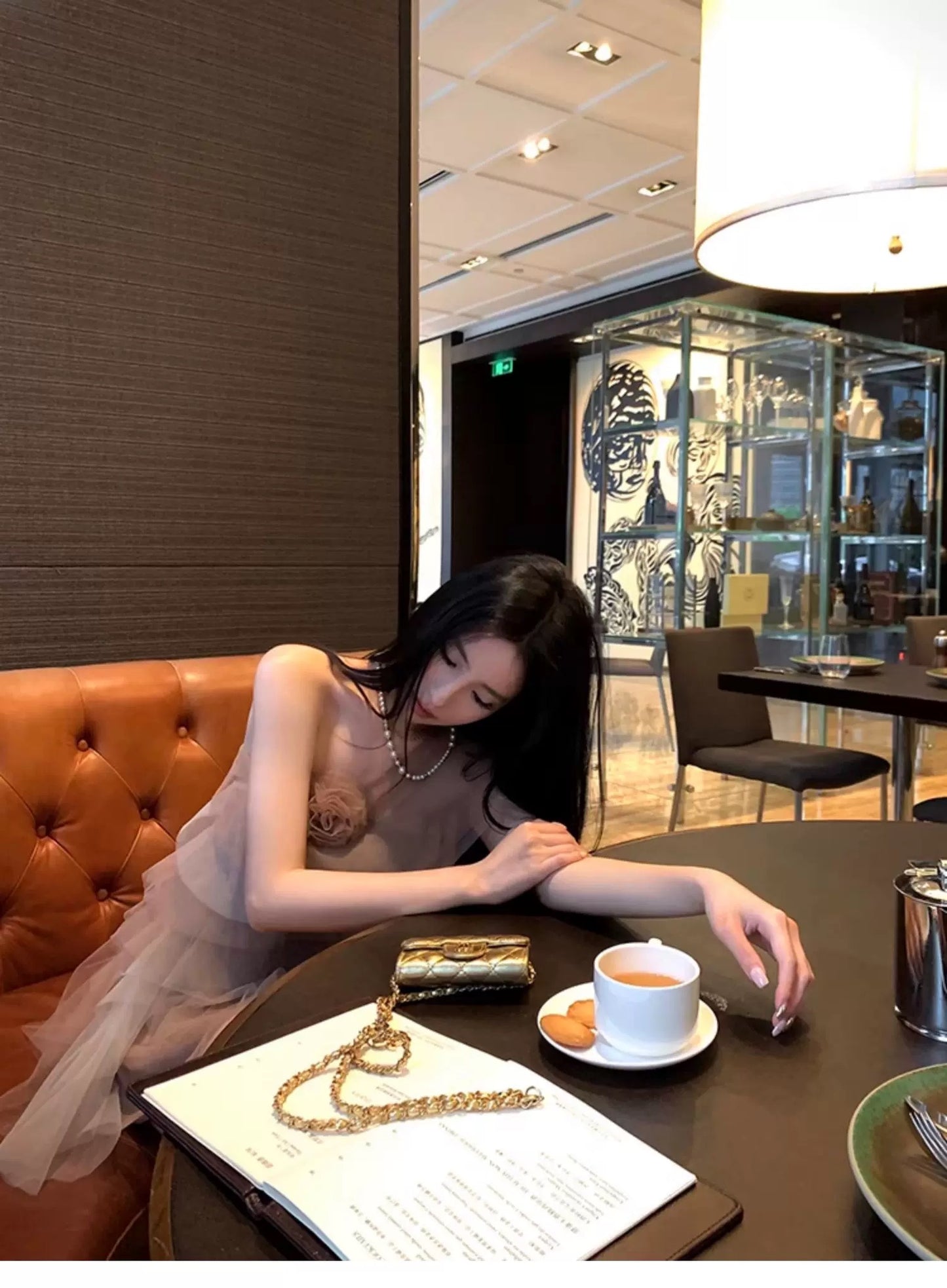 让他心动 氛围感斜肩层次感花朵纱裙 Make His Heart Flutter – Romantic Asymmetrical Shoulder Layered Tulle Dress with Floral Details