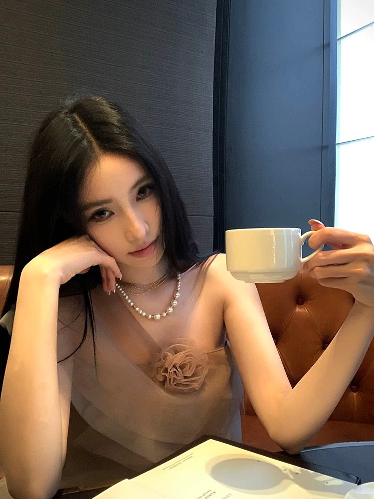 让他心动 氛围感斜肩层次感花朵纱裙 Make His Heart Flutter – Romantic Asymmetrical Shoulder Layered Tulle Dress with Floral Details